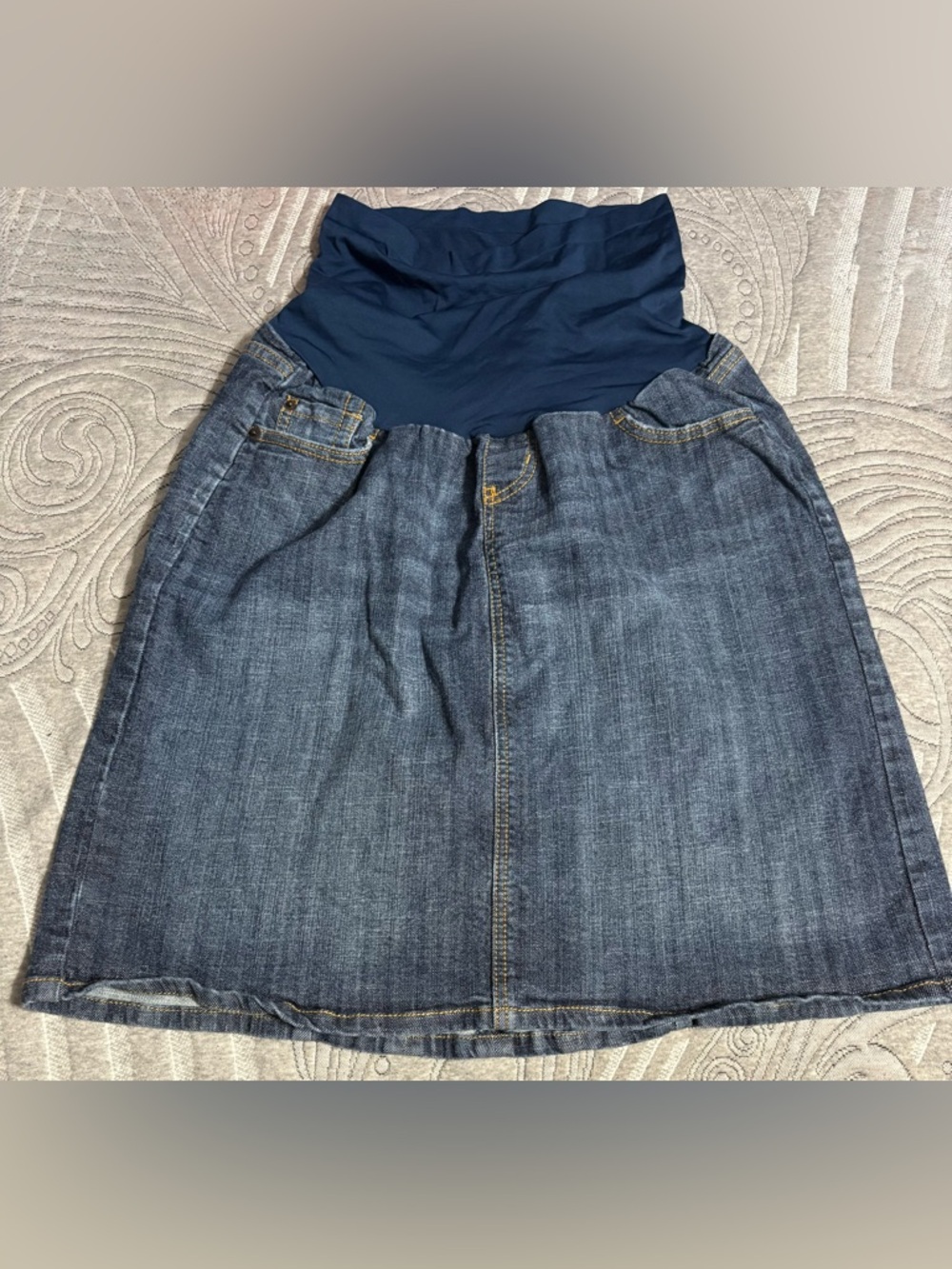 Relaxed Blue Denim Men’s Jeans with Stretch Navy Waistband